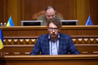 В Украине изменили систему выплат заработных плат госслужащим/Фото: Виталий Безгин В Украине изменили систему выплат заработных плат госслужащим/Фото: Виталий Безгин