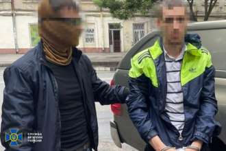 СБУ спіймала двох паліїв авто військових, які працювали на фсб рф / Фото: t.me/SBUkr СБУ спіймала двох паліїв авто військових, які працювали на фсб рф / Фото: t.me/SBUkr