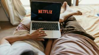 Топ-10 коротких серіалів від Netflix / Фото: Pexels Топ-10 коротких серіалів на Netflix