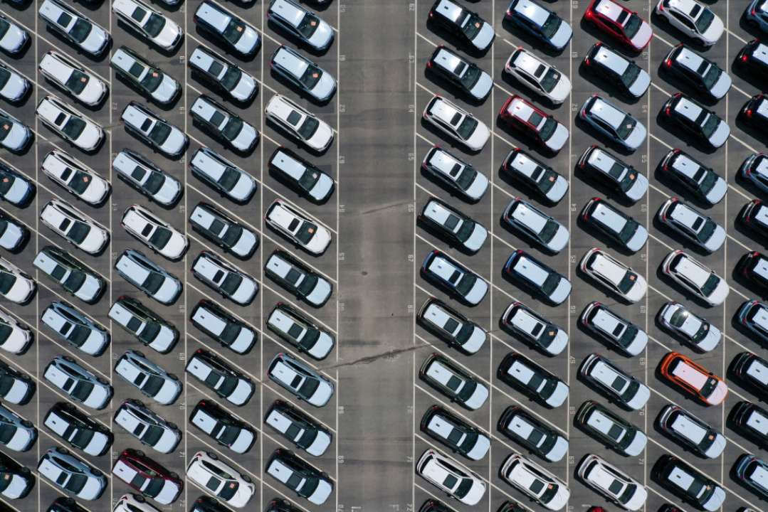 Українці почали купувати більше нових автомобілів/Фото: Getty Images Авто