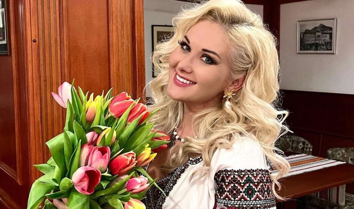 Катерина Бужинська вразила новою фотосесією/Фото: buzhynska/instagram Катерина Бужинська вразила шанувальників новою фотосесією: у камуфляжі та вишиванці