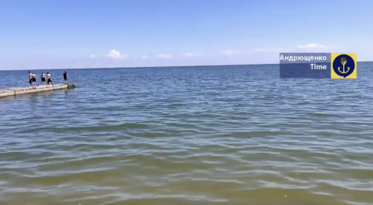Як зараз виглядає море в ТОТ Маріуполі/Фото: кадр з відео Петра Андрющенка
