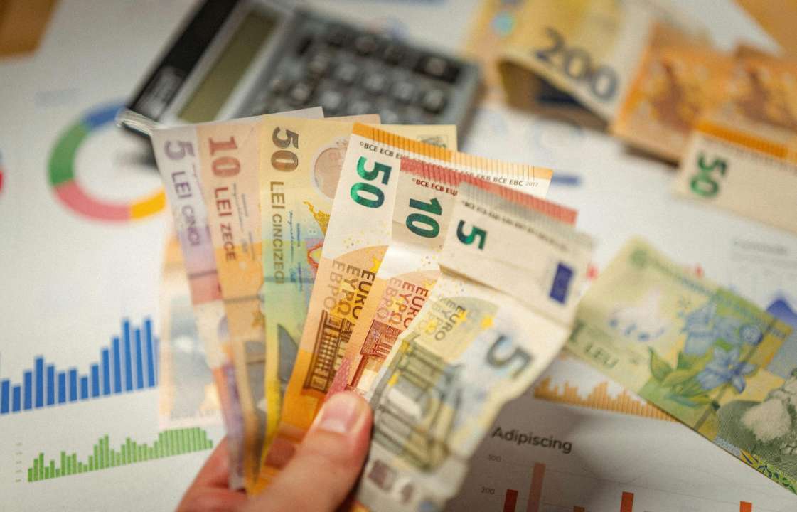 Скільки коштують сьогодні, 24 серпня, долар і євро. Фото: Pexels ціна євро 24 серпня 2024 року