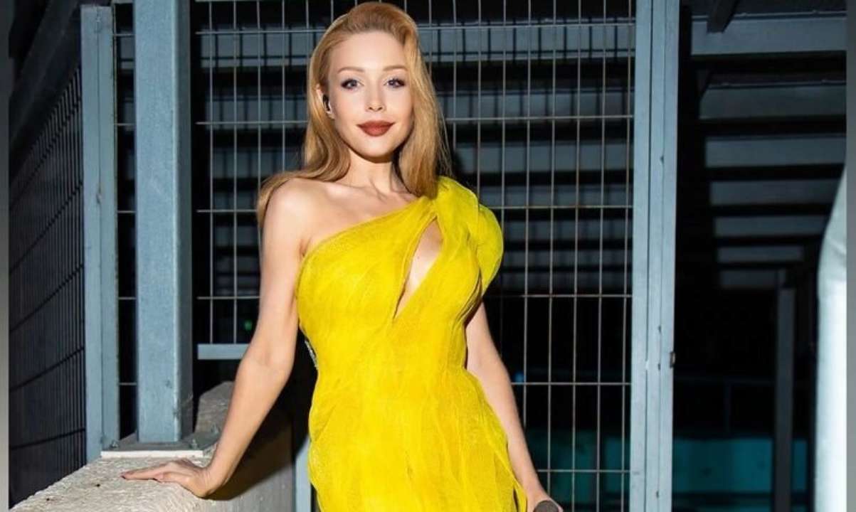 "Це наш гімн": Кароль виконала "Два кольори" на пам'ять відомому поету Дмитру Павличку