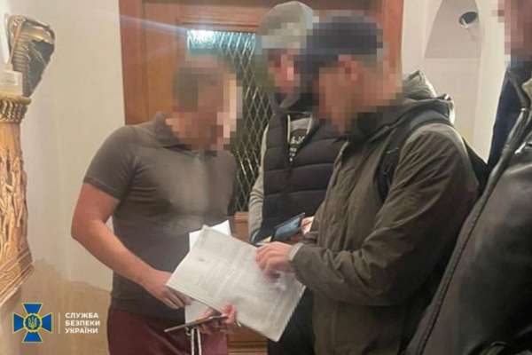 СБУ и НАБУ проводят обыски у руководства Мукачево/Фото: SBUkr Схема на 100 миллионов: СБУ и НАБУ проводят обыски у руководства Мукачево (фото)