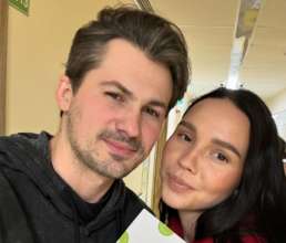 Євген Кот та його дружина Наталія / Фото: instagram.com/kot_jenya Танцюрист Євген Кот та його дружина Наталія Татаринцева очікують на донечку