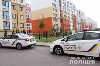 Фото: Національная поліція У Рівному 15-річний підліток намагався ножем вбити перехожу. Відео