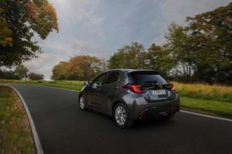 Mazda представила новый гибридный хэтчбек/Фото: Mazda Mazda
