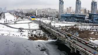 В День Соборности Украины над Киевом запустили огромный флаг/Фото: Facebook.com/DronariumUkraine В День Соборности Украины над Киевом запустили огромный флаг
