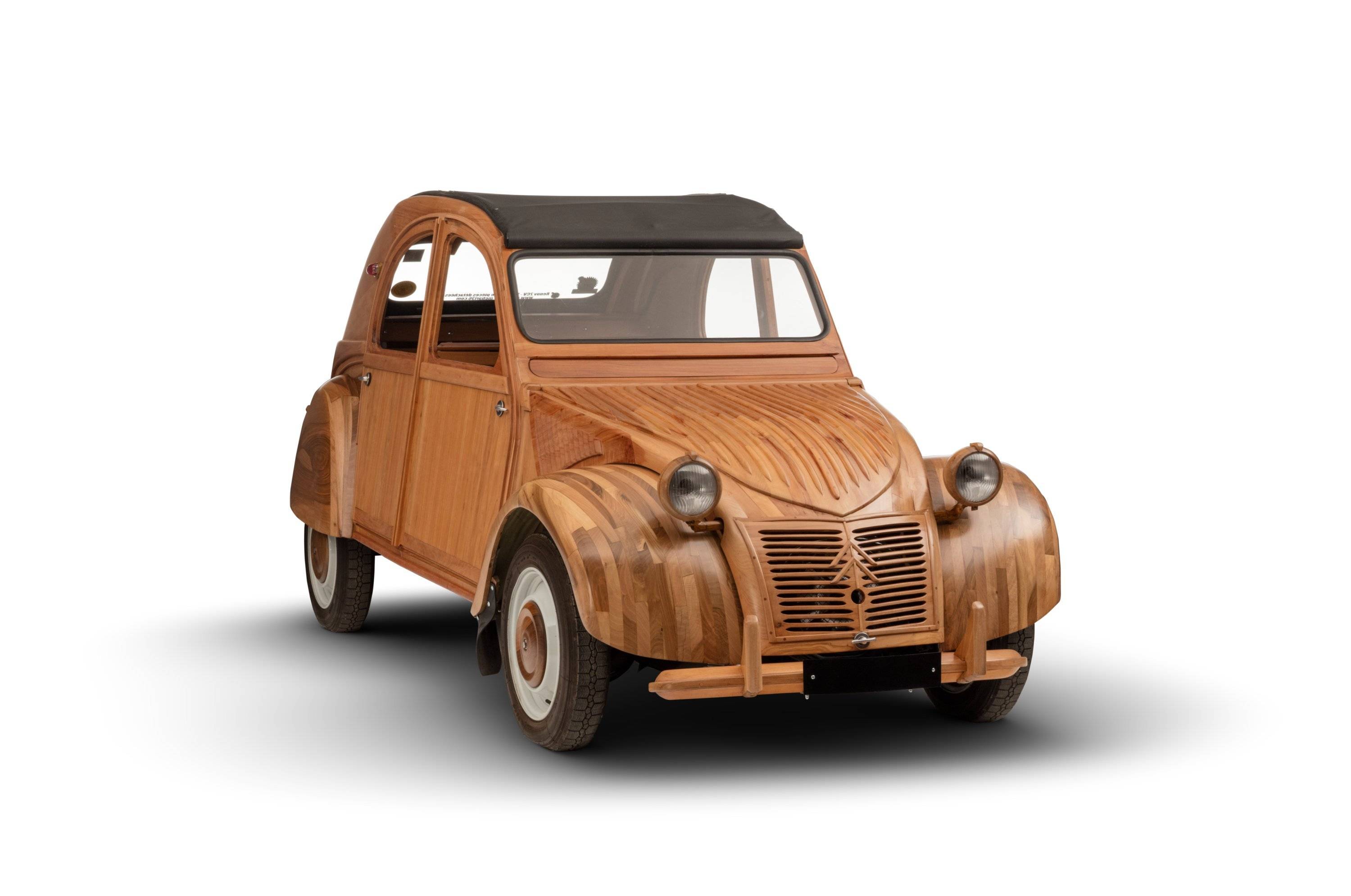 Фото: Rouillac’s Новий рекорд: у Франції продали єдиний дерев'яний Citroen 2CV за надзвичайно велику суму
