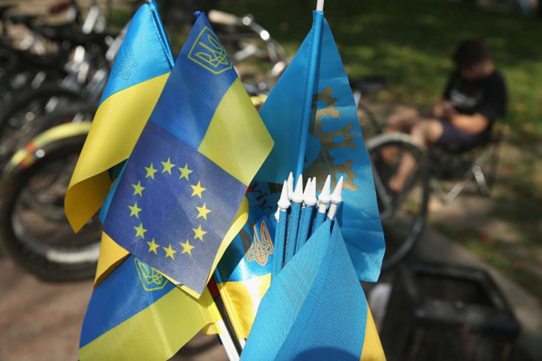 Опрос показал, сколько украинцев подвергаются притеснениям русского языка в стране