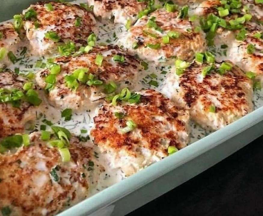 Сочные куриные котлеты с кабачком: понравится всем