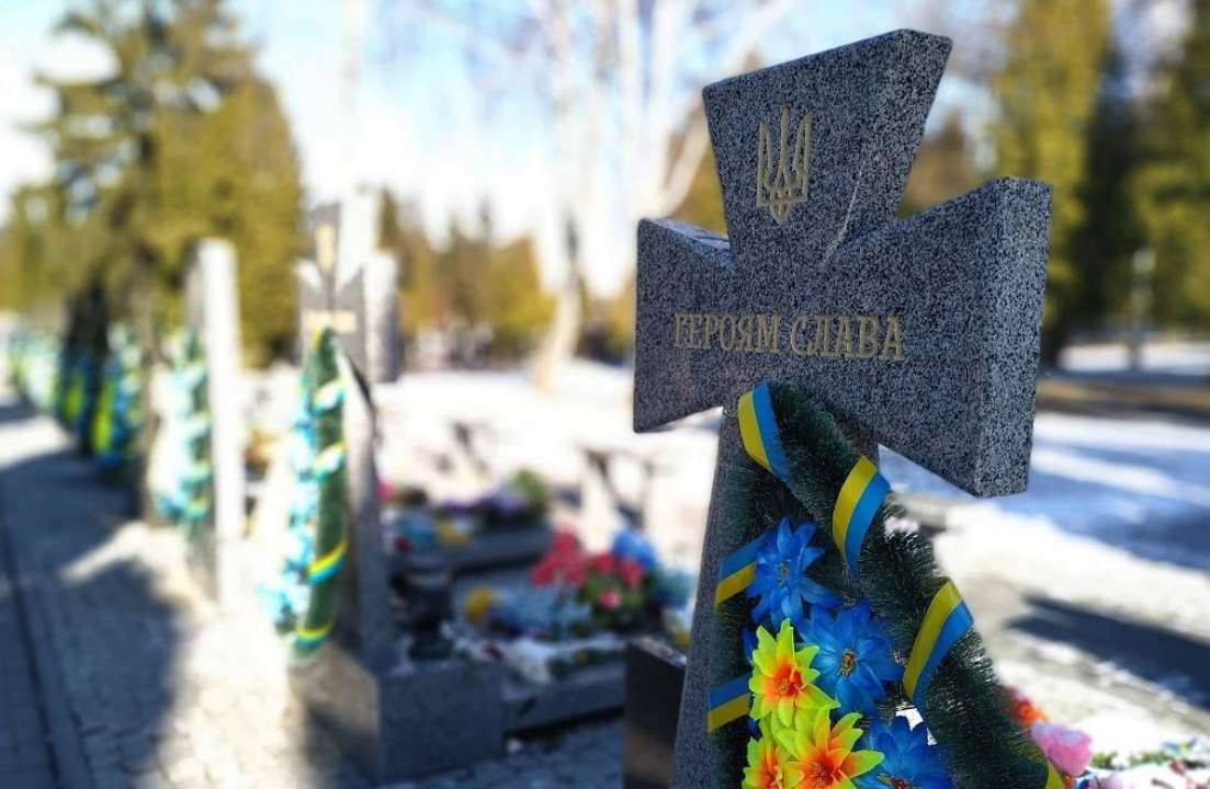 Українські й польські урядовці, а також усі залучені до розв'язання цих історичних проблем, мають нарешті перейти до конструктивних і професійних дій Українські й польські урядовці, а також усі залучені до розв'язання цих історичних проблем, мають нарешті перейти до конструктивних і професійних дій