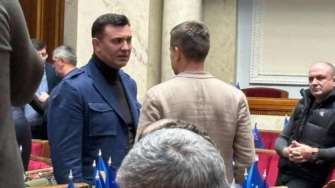 Микола Тищенко прийшов на засідання Верховної Ради Тищенко повернувся до Верховної Ради після домашнього арешту