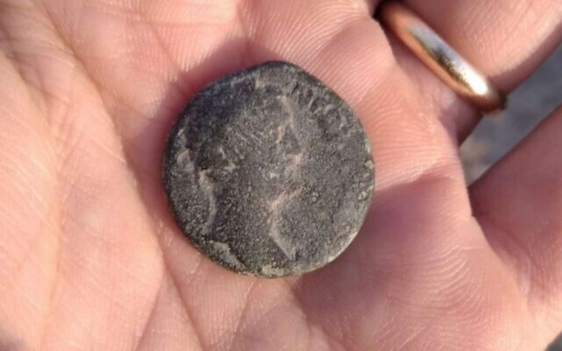 Найдена римская монета (Фото: Israel Antiquities Authority/Автор - неизвестен) Римская монета