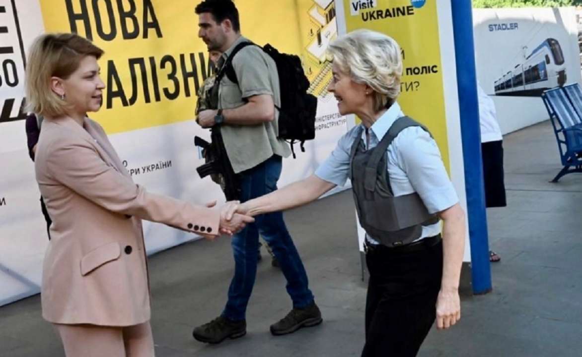 Глава Еврокомиссии приехала в Киев