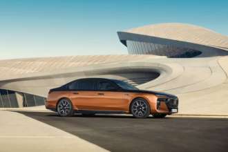 Фото: BMW BMW представила свій найпотужніший електромобіль