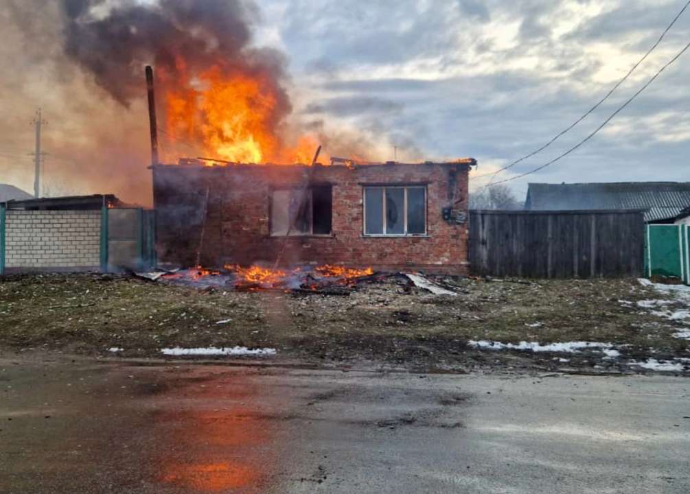 россияне обстреляли 10 громад Сумской области, ранены и повреждены; обстреляли Семеновку, пострадали три человека