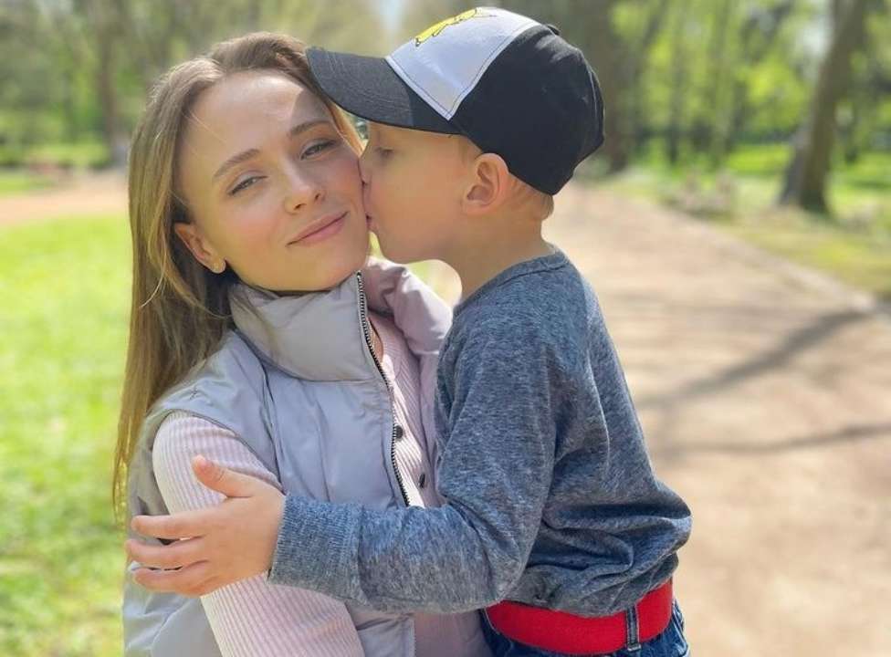 Анна Кошмал показала рідкісні світлини зі своїм 4-річним сином