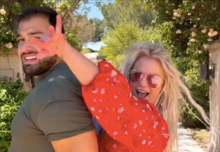Бритни Спирс развеяла слухи о разводе с Сэмом Асгари / Фото: Скриншот/instagram.com/britneyspears Бритни Спирс развеяла слухи о разводе с Сэмом Асгари / Фото: Скриншот/instagram.com/britneyspears