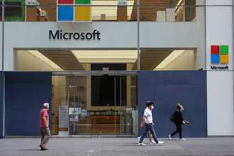 Фото: Getty Images/Автор — Cindy Ord В Microsoft рассказали, когда прекратят поддержку Windows 10