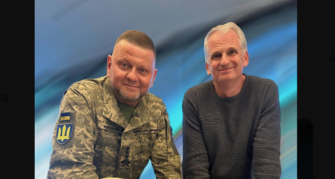 Тімоті Снайдер під час свого візиту в Україну зустрівся з Валерієм Залужним Залужний