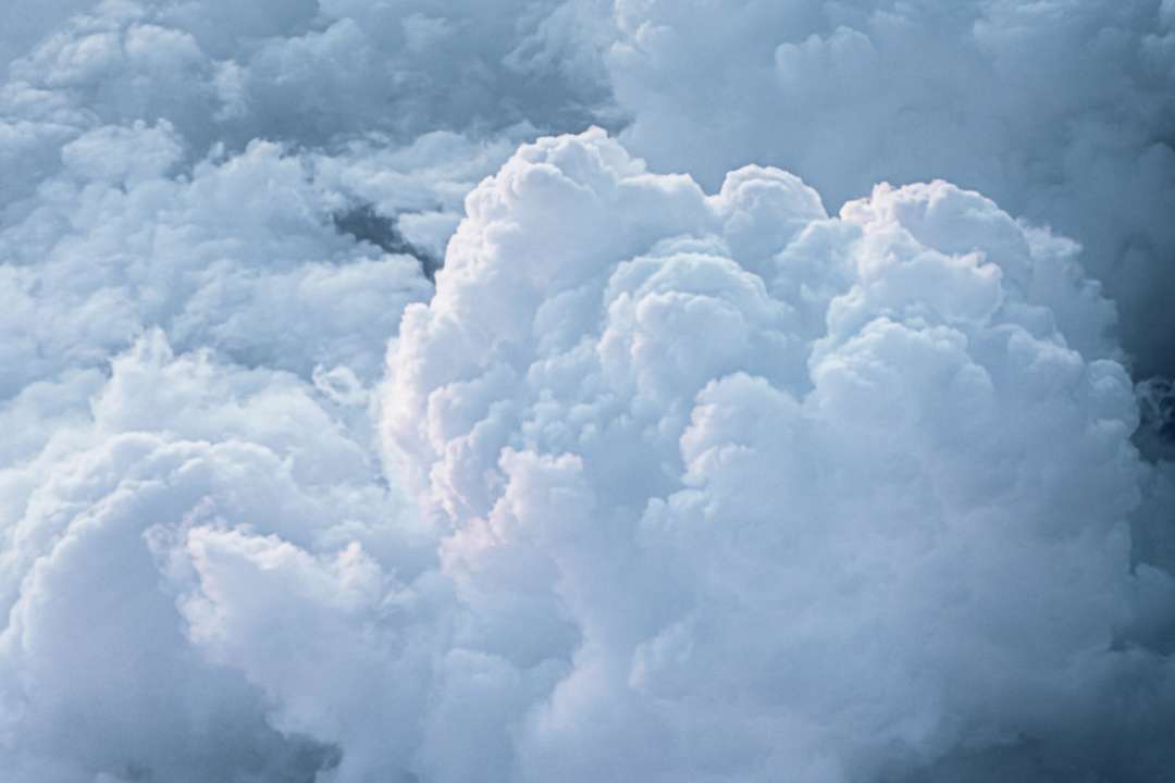 Фото с https://www.pexels.com/ В Японии разработали подушку для использования во время сна за столом