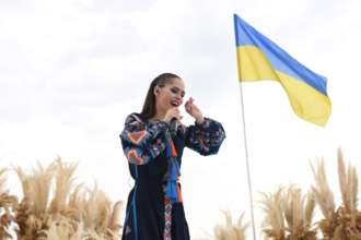 Юлия Санина рассказала о древнем пчеловодстве в Украине/Фото: Караван историй Юлия Санина рассказала о древнем пчеловодстве в Украине в рамках проекта МКИП вместе с Marie Claire