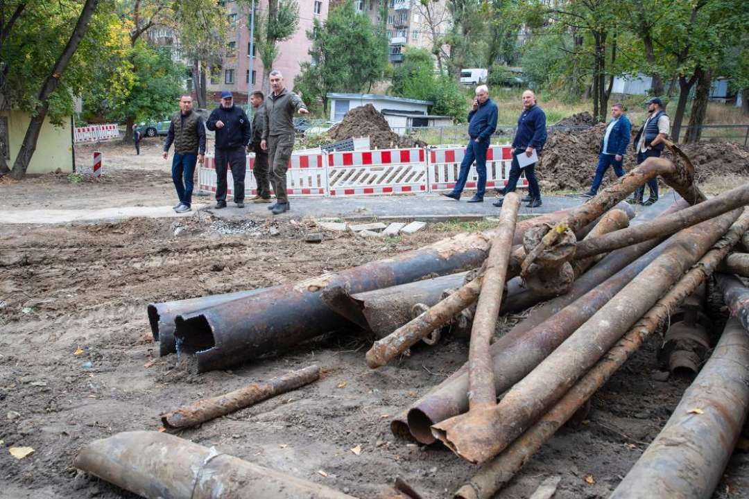 Фото: ТГ-канал КМДА – офіційний канал Кличко перевірив, як триває реконструкція тепломережі