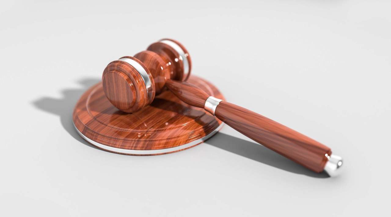 Суд зобов'язав українського студента виплатити університету 100 тисяч гривень: що він зробив