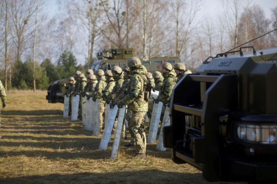 Украина отправила к границе с Беларусью более 8 тысяч военных и полицейских