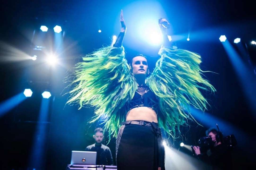 Украинская певица выступила на футбольном матче в Италии/Фото: Go-A Band/Facebook Солистка Go_A и итальянская певица Gaia открыли футбольный матч антивоенной песней Джона Леннона
