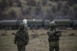 Оккупанты вывезли с территории Запорожской АЭС военную технику из-за приезда МАГАТЭ/Фото: Getty Images Военные