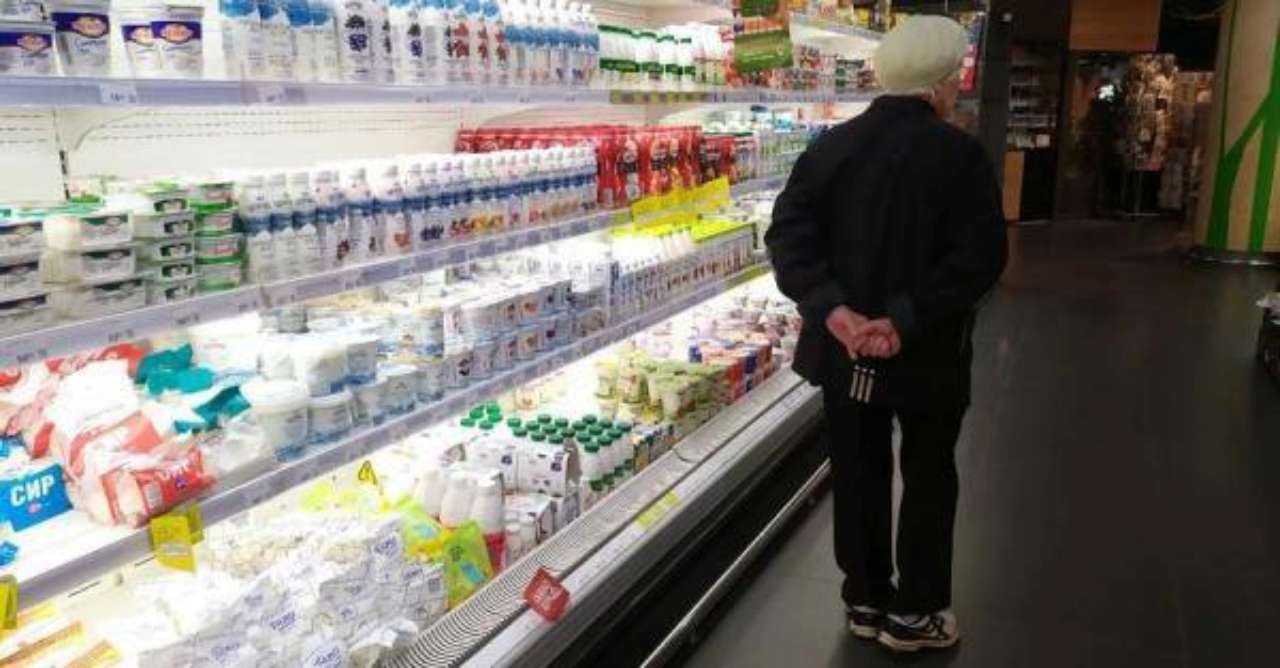 Правительство сократило список социальных продуктов: в чем причина