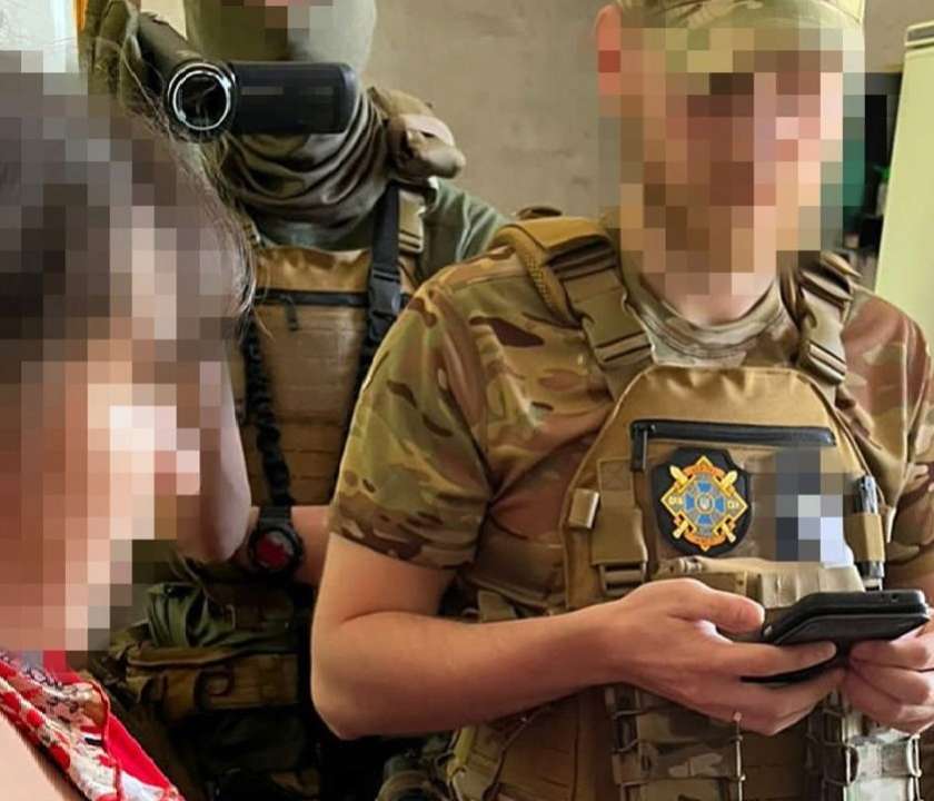 В Запорожье задержали двух женщин, которые "охотились" на ППО