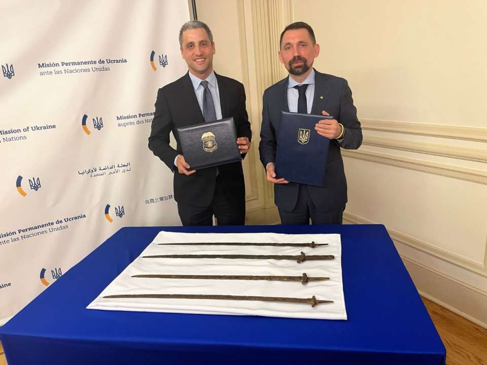 США передали Украине культурные ценности, украденные россией / Фото: МКСК США передали Украине культурные ценности, похищенные россией с временно оккупированных территорий