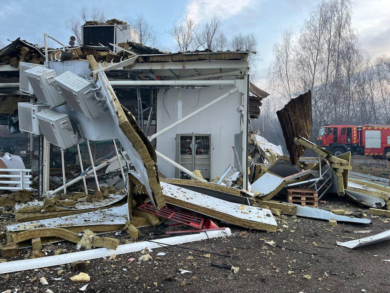 Поврежденное складское помещение