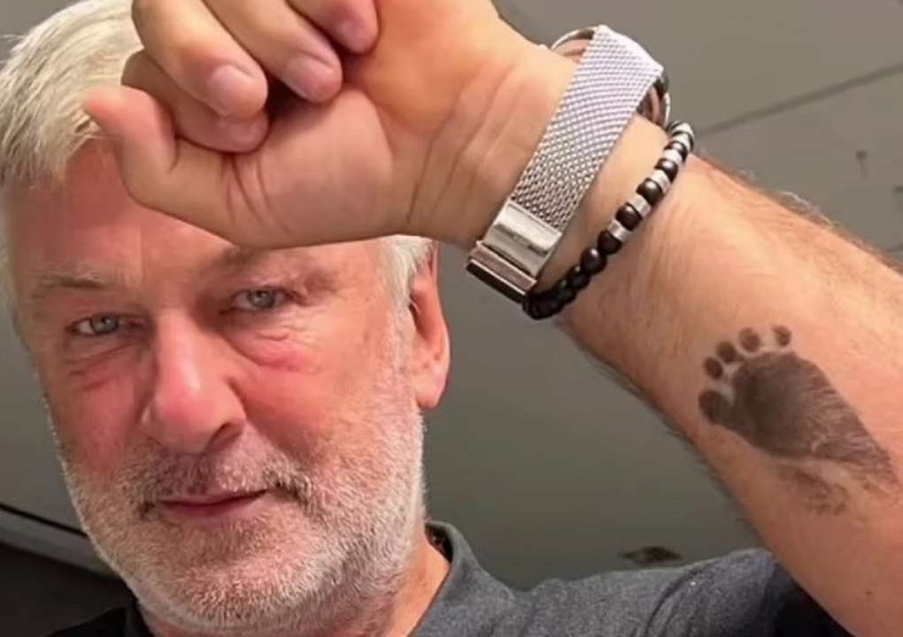 Жена родила Алеку Болдуину восьмого ребенка