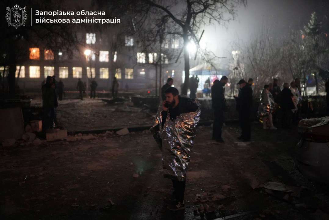 Зеленський після удару по Запоріжжю: Необхідно збільшувати можливості нашої ППО, потрібні політичні рішення