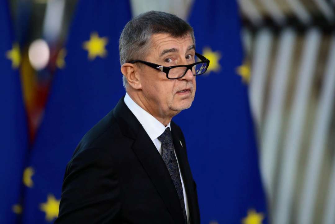 Хотя бы по одному: премьер Чехии предложил странам ЕС выслать российских дипломатов