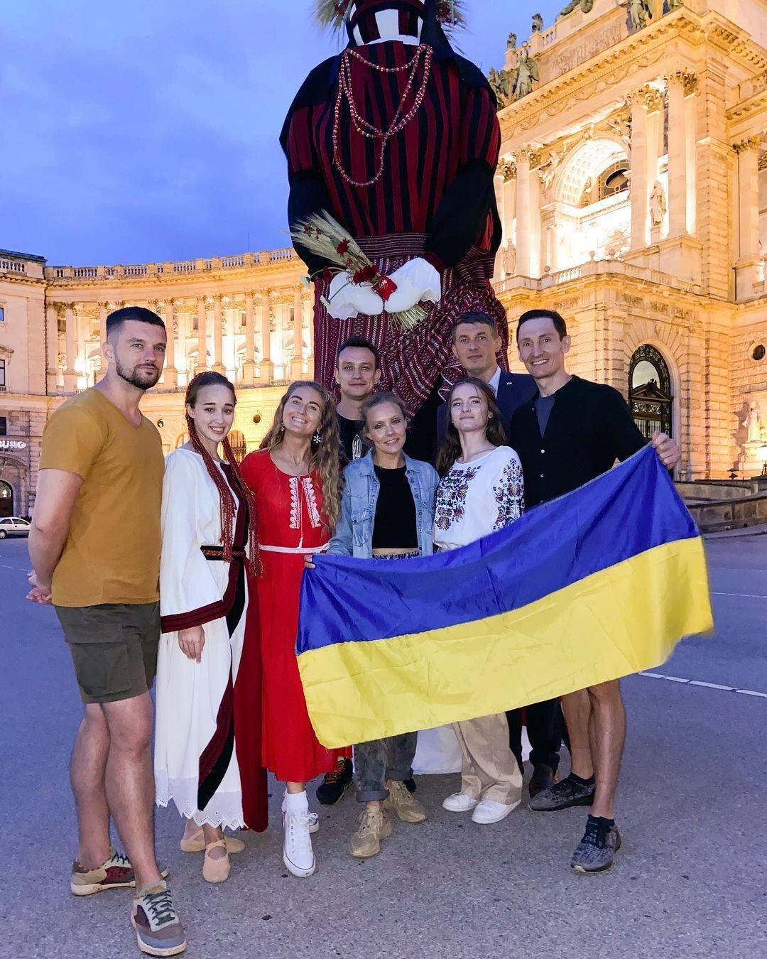 Олена Шоптенко влаштувала зворушливий флешмоб в Австрії/Фото: Instagram/Автор: alena_shoptenko alena_shoptenko