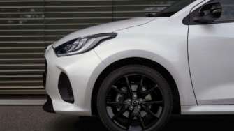 Фото: Mazda Компактно й економічно: Mazda показала нову гібридну Mazda 2