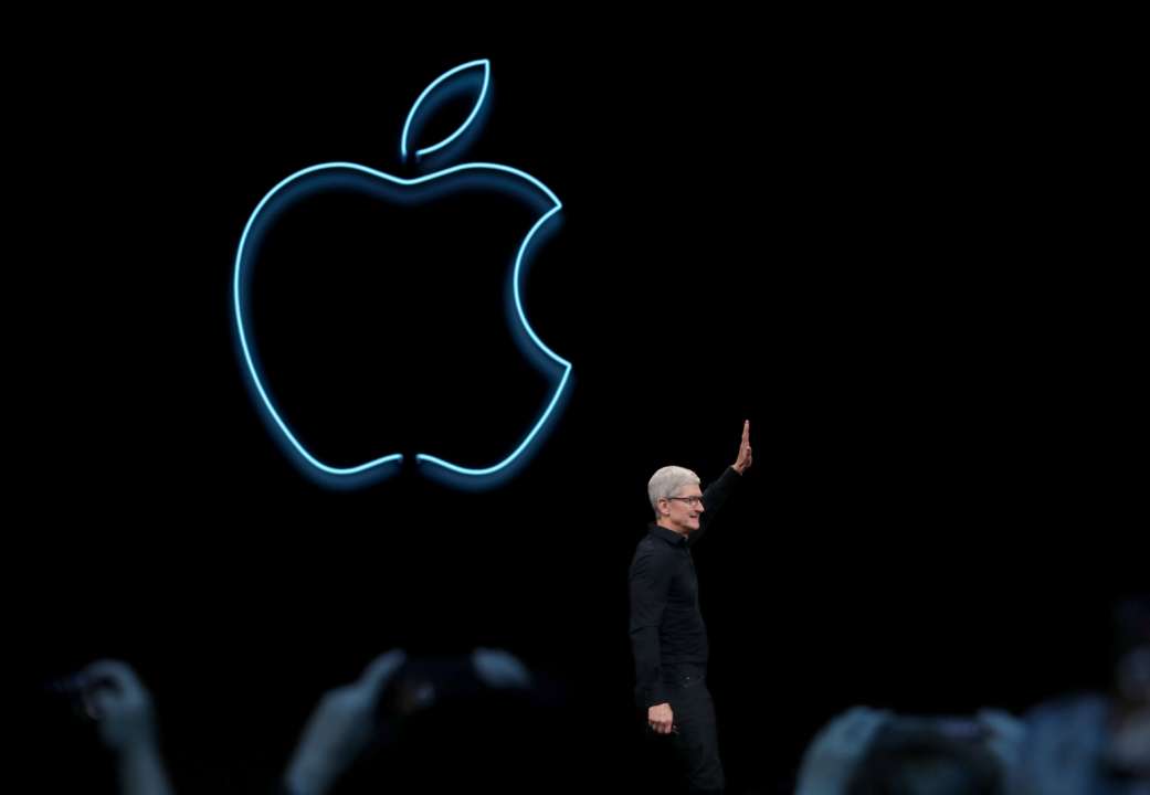 Apple судится с украинским режиссером из-за его фильма "Apple-Man"