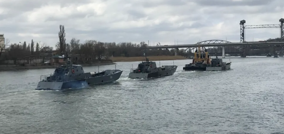 фото: structure.mil.ru У Чорне море прямують 15 військових кораблів РФ