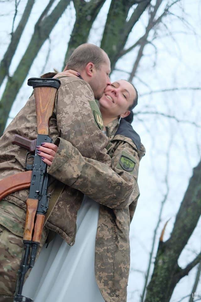 Женщина преодолела 700 км ради возлюбленного/Фото: Генштаб Женщина преодолела 700 км ради возлюбленного/Фото: Генштаб