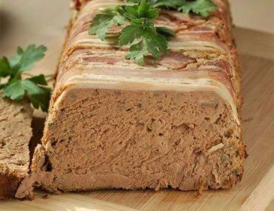 Смачний та ароматний: готуємо королівський паштет/Фото: Pinterest Класична страва французької кухні: рецепт королівського паштету у духовці
