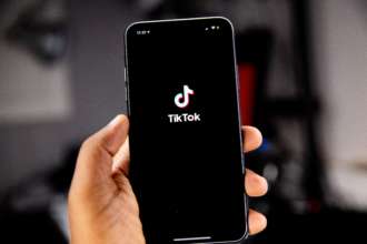 TikTok помогает продвигать российские нарративы/Фото: unsplash Площадка для "предательства": как TikTok помогает продвигать российские нарративы
