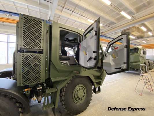Украина закупила у Чехии бронированные шасси/Фото: Defense Express В Украину прибыли чешские бронированные шасси для ВСУ. Фото