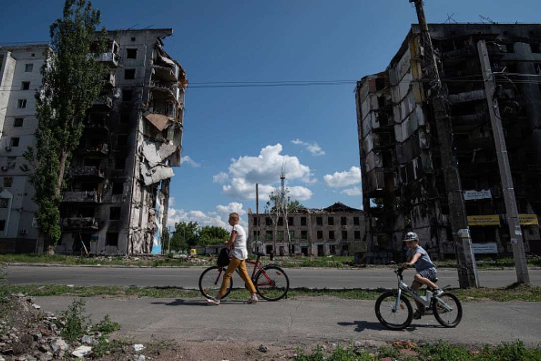 У Києві зареєстрували майже 100 тисяч вимушених переселенців/Фото: Alexey Furman/Getty Images У Києві зареєстровано майже 100 тисяч вимушених переселенців: понад 15 тисяч із них – діти