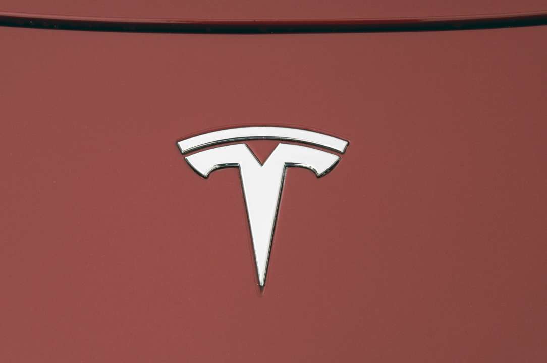 Tesla выплатит бывшему сотруднику более $130 миллионов за расизм на работе
